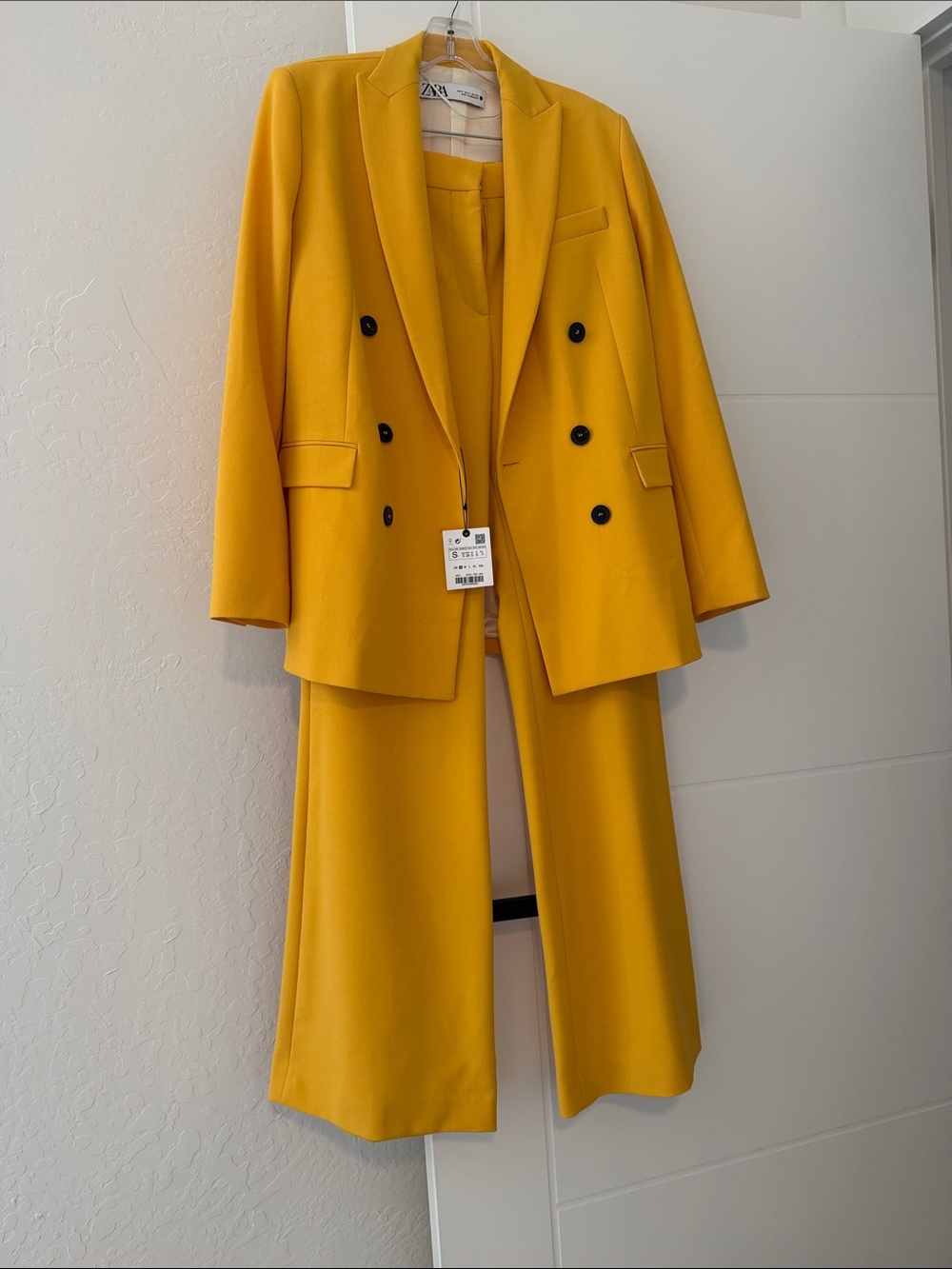 Zara Bold Yellow Double-Breasted Blazer with Wide-Leg Pants